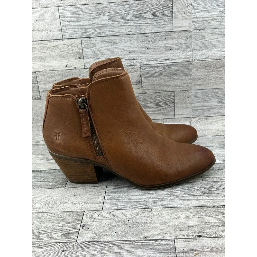 Frye Sacha Moto Shootie Cognac Leather Ankle Boots 3475044-COG Women Sz 6.5M